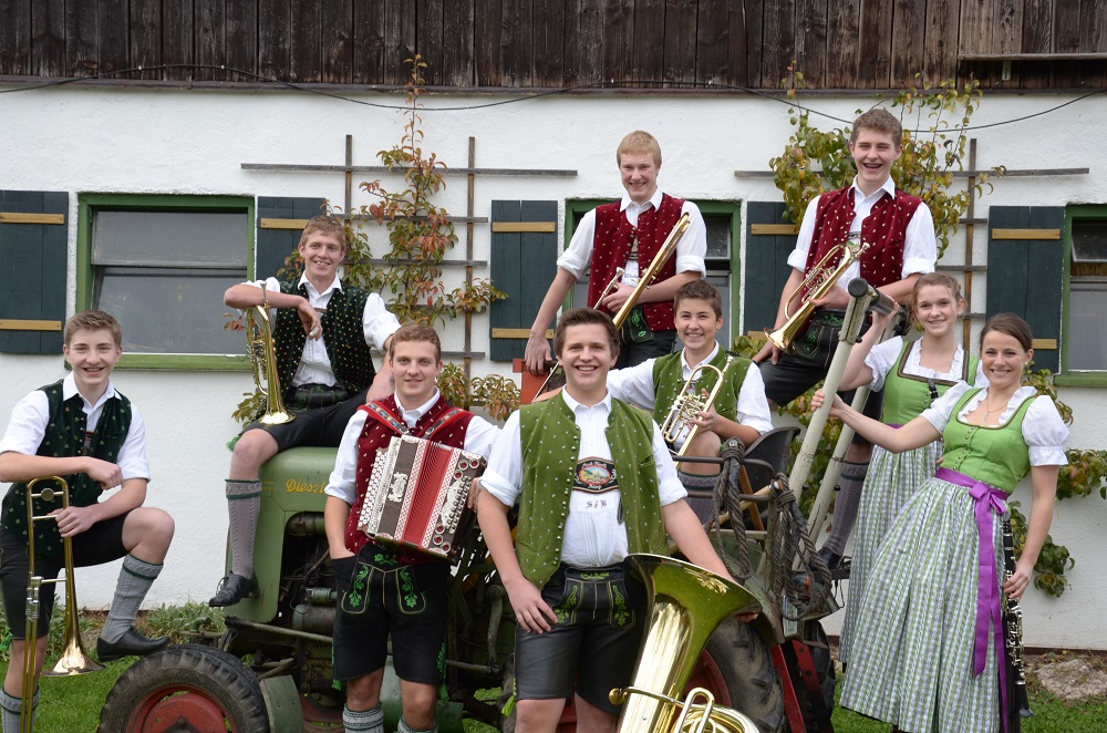 Die Pidinger Schnoizamusi spielt beim musikalischen Dämmerschoppen im Altwirt Piding